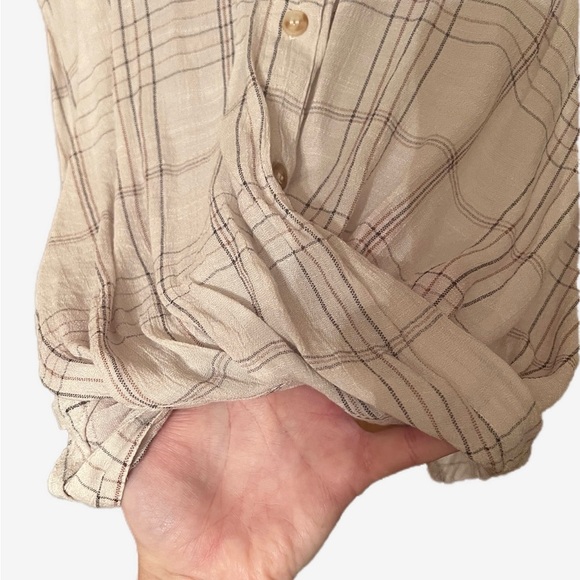 NWOT ‘Mine’ Button Down Notched Collar Blouse w/ twist bottom - Picture 7 of 7